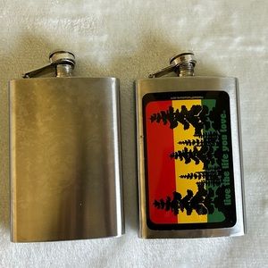 Set of two stainless steel 8 oz flasks